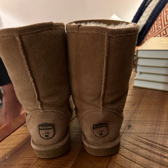 Bearpaw Elle Short 8 medium camel color, BARELY WORN, mint condition - Picture 2 of 5